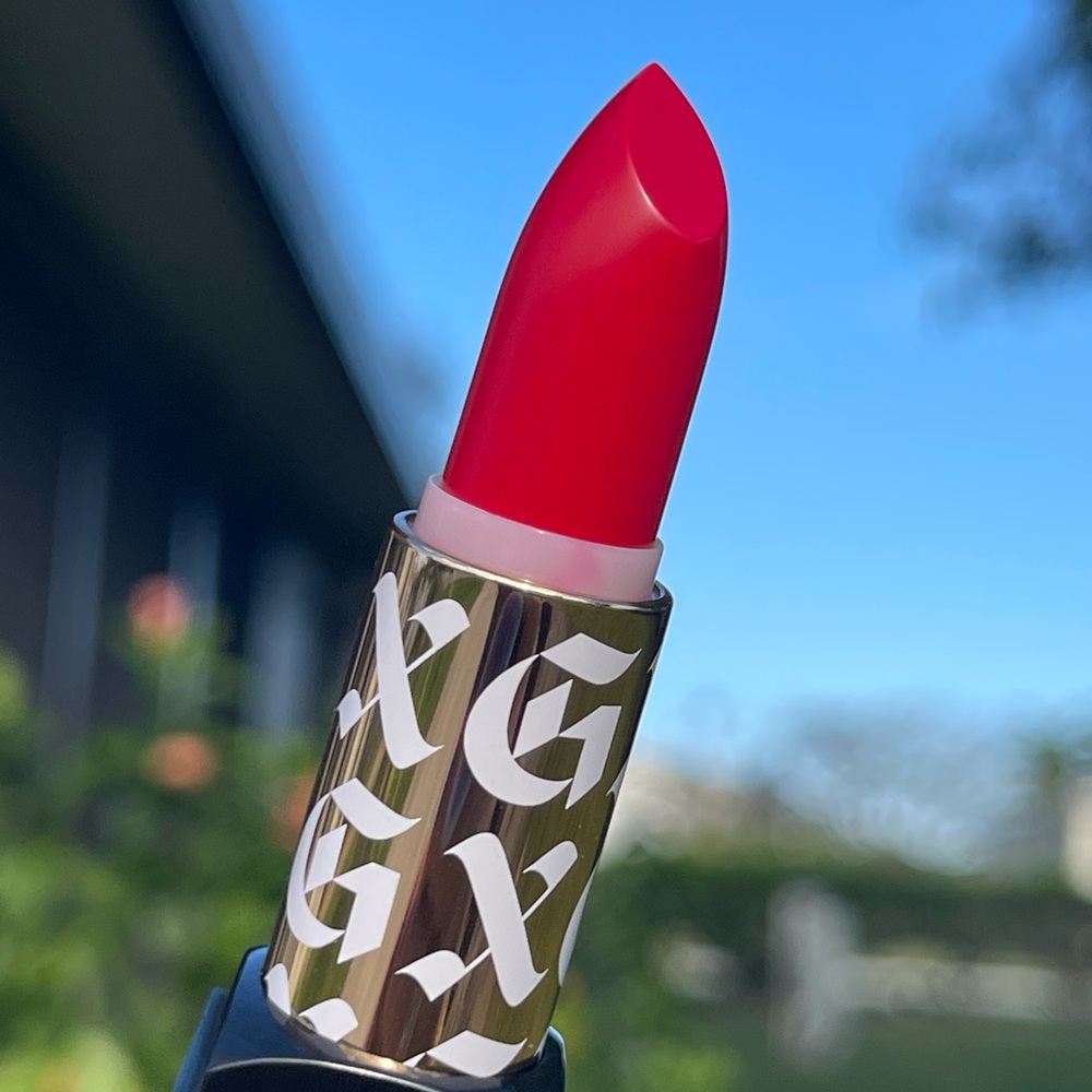 GXVE By Gwen Stefani Anaheim Shine Satin Lipstick In Loara (Orange Red)
